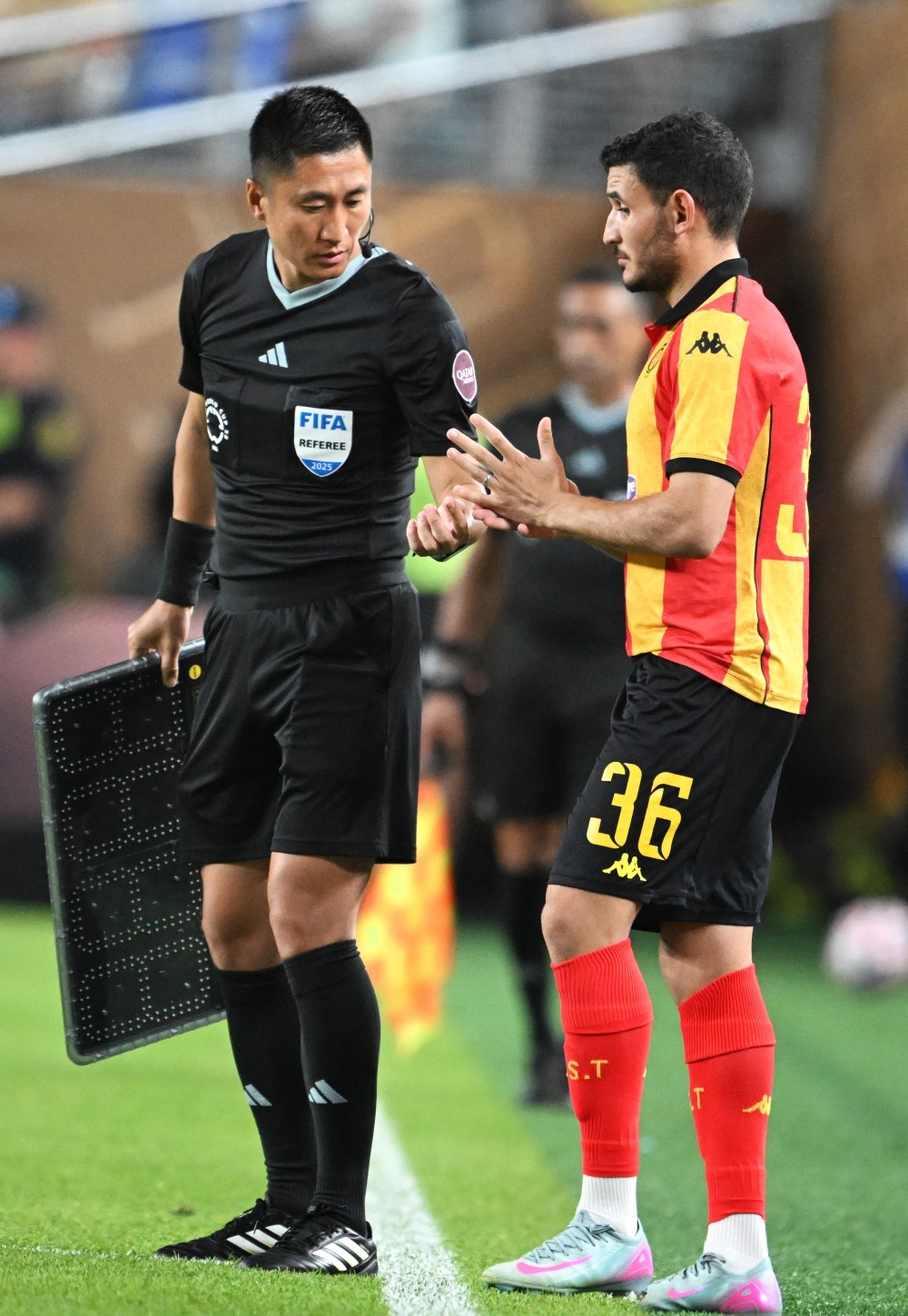 九游体育官网入口切尔西主场大捷，球员赛后激动庆祝胜利，参加类型的话东西通过项目不要.